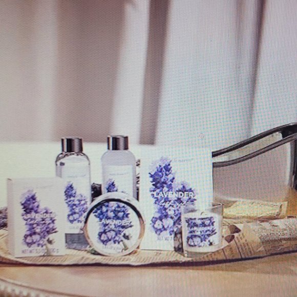 Body & Earth Bath & Body Brand New Body Earth Lavender Spa Bath Set